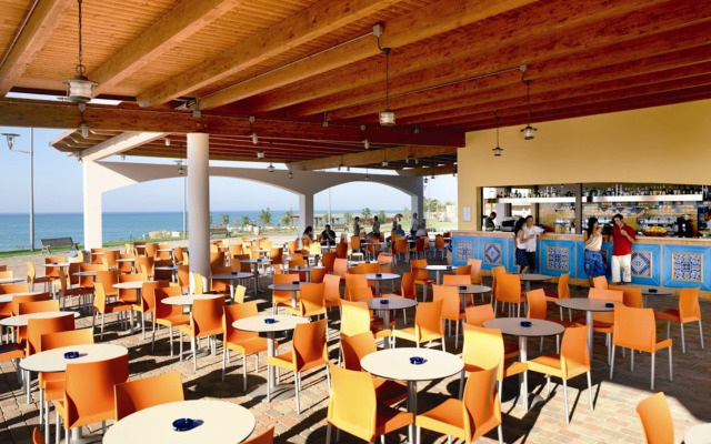 Serenusa Resort