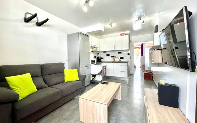 One cozy bedroom with Wifi,pool in Tenerife South