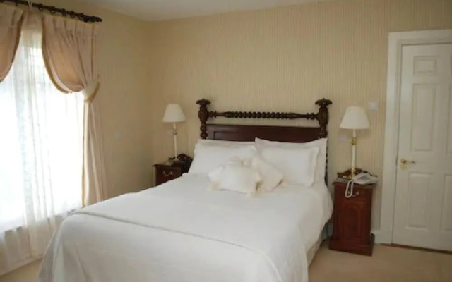Shores Country House Bed & Breakfast