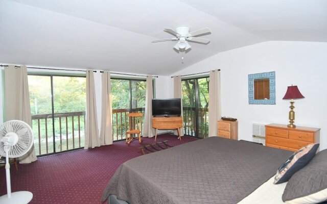 River Time Cabin -time Floats Away!