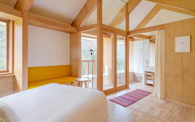 Shishi Iwa House