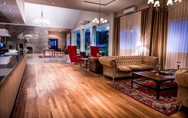 Howard Johnson by Wyndham Carilo Convention Center