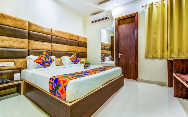 Fabhotel Nayyar Inn