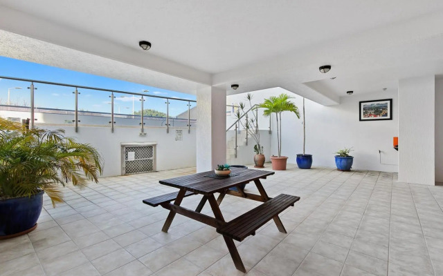 Stunning Costal 3 Bedroom Apartment In Cairns Cbd