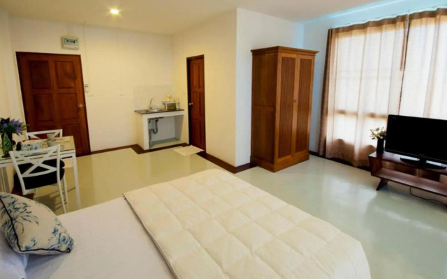 The Meet Green Apartment