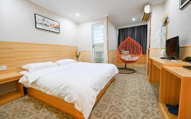 Starway Hotel (Huquan Huashi East Branch)