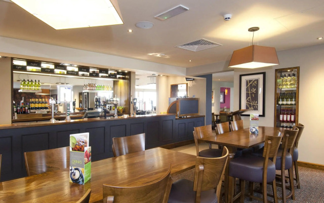 Premier Inn London Heathrow Airport Terminal 5 Hotel