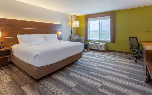 Holiday Inn Express & Suites Vandalia, an IHG Hotel