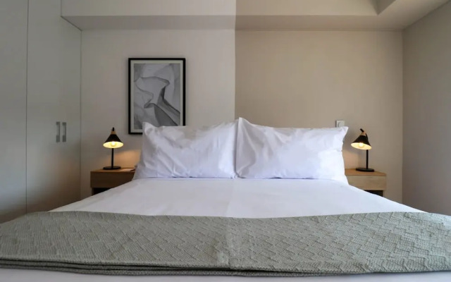w Fascinating 1BR With Balcony in San Isidro