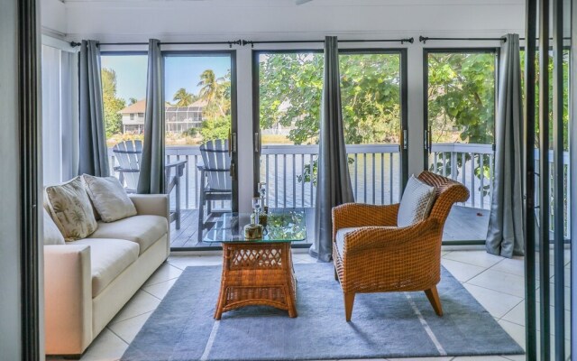 The Lakeside Beach 2 Bedroom Home