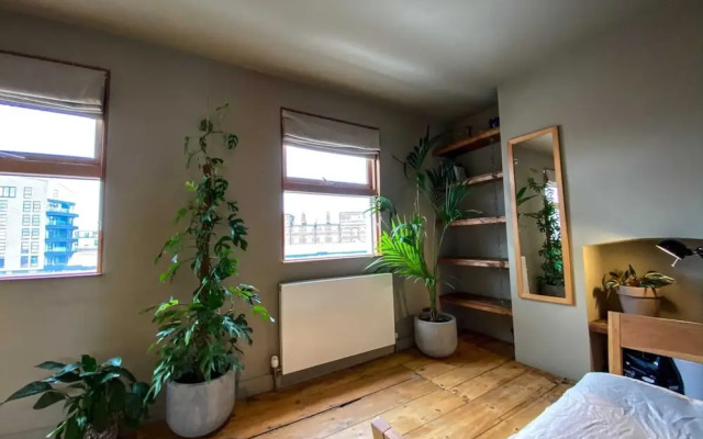 Bright, Spacious Two-bed in Hackney