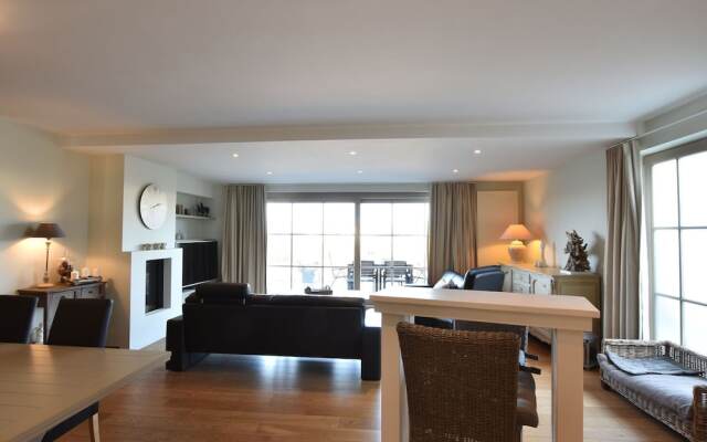 Spacious Holiday Home In Middelkerke With Jacuzzi