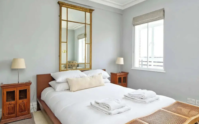 Large 1 Bedroom Apartment - Chelsea