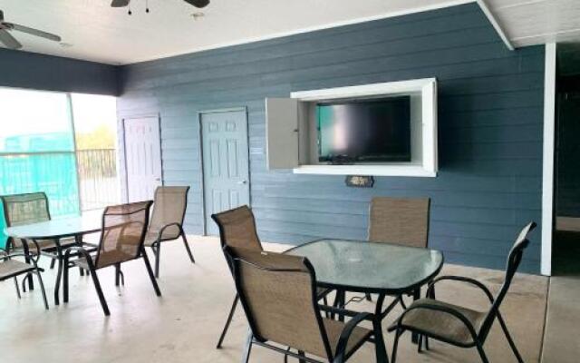 Southern Inn and Suites Pearsall