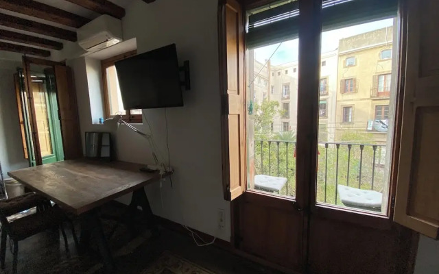 Lovely 2-bed Apartment in Barcelonas Best Location