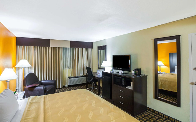Quality Inn & Suites Cincinnati Downtown
