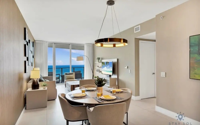 Insane Ocean View Balcony Beachfront Condo Pool