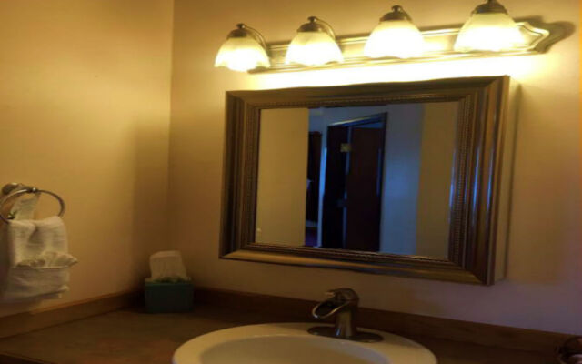 Totem Hotel and Suites