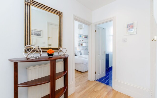 Philbeach Balcony- 2bed flat in Earls Ct