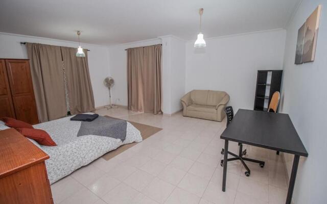Charming Private Rooms in an Apartment A2 Penha - Faro