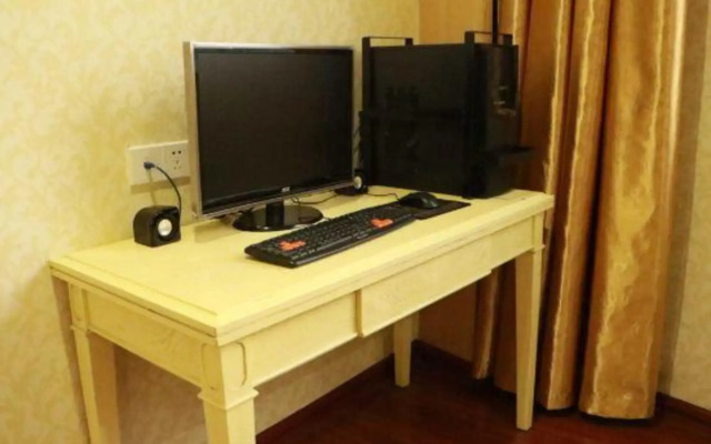 Harbor Holiday Hotel (Maoming High speed Railway Station Wenming Middle Road Branch)