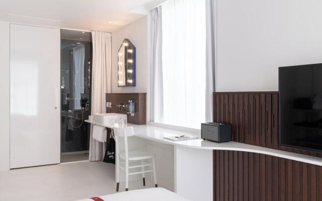 Ruby Zoe Hotel London