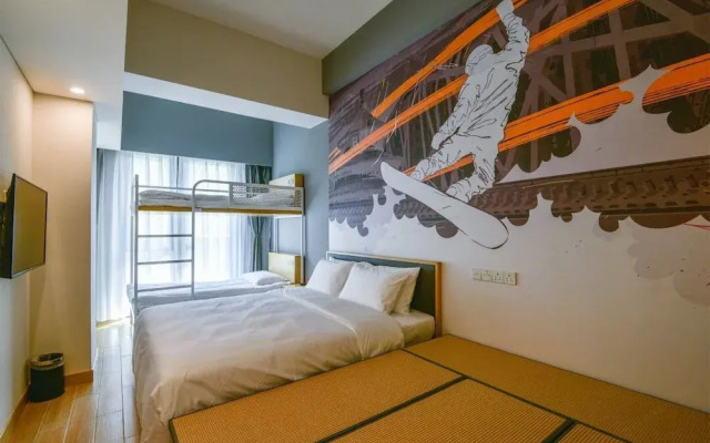 Prince Hotel By Secret Garden