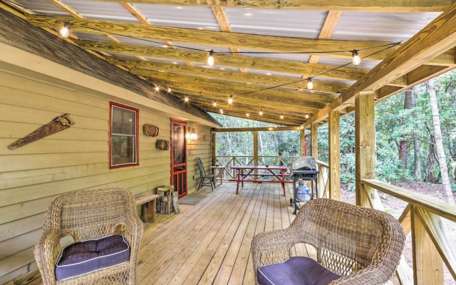 Cozy Creekside Mountain Escape w/ Hot Tub!