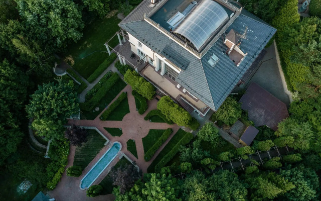 Nikolino Atrium