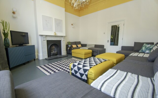 Brighton Lanes Townhouse Central by Brighton Holiday Lets