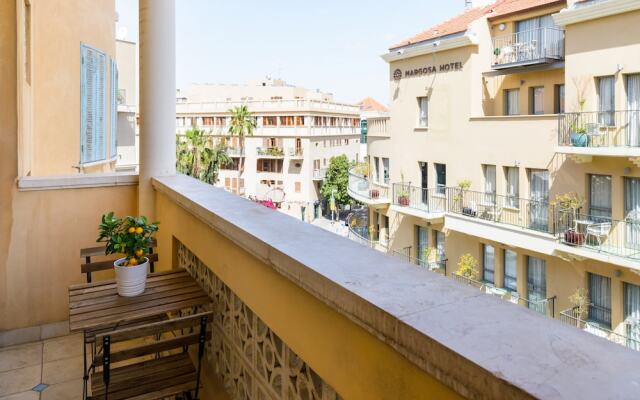 Cozy & Oriental with Terrace