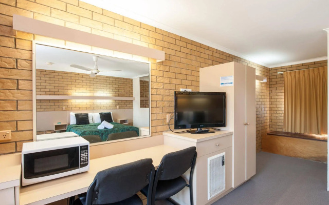 Jacaranda Place Motor Inn
