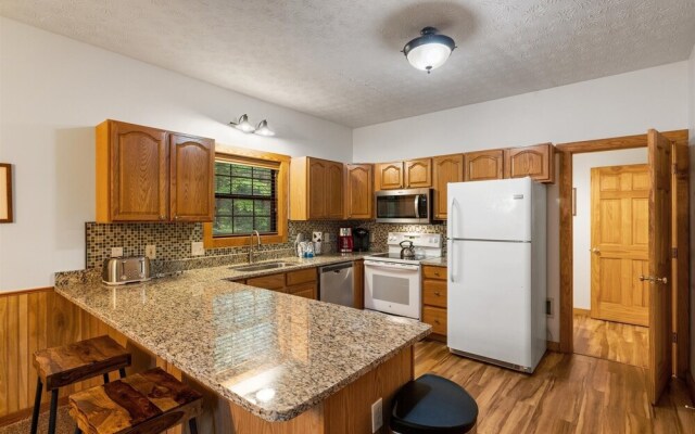 Whitetail Cabin 2 Bedroom Cabin by RedAwning