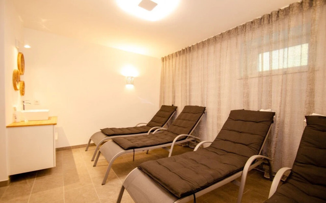 Finest Villa Zell am See