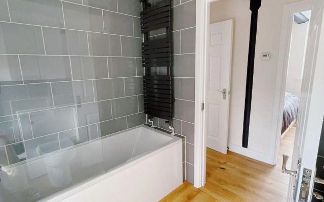 Relaxing 3-Bedroom City Centre Apartment