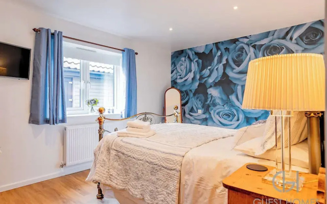 Host Stay Little Highlands