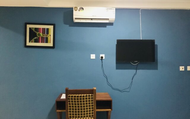 Menyinda Hotel and Restaurant