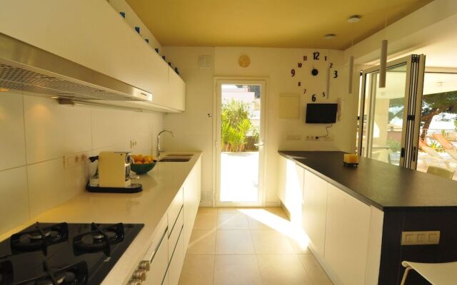 HomeHolidaysRentals Moai - Costa Barcelona