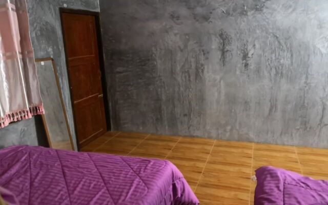 Baan Raiplaysoi Homestay