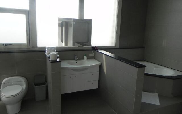 Zhuyuan Ju B&B