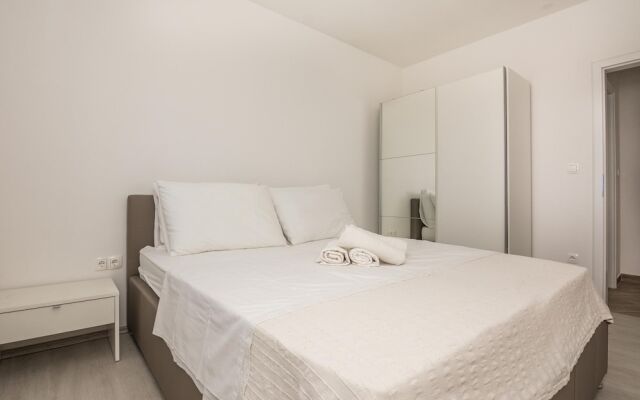 Pool Apartment Bakija 2