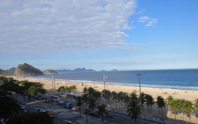 Pineapples ATL702 | Copacabana beach view