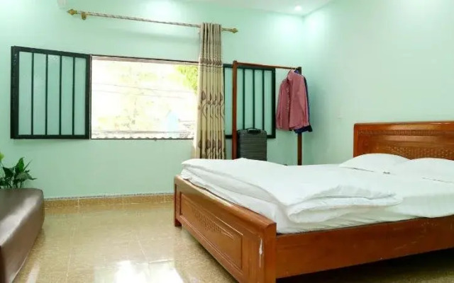 Giang Son Hostel