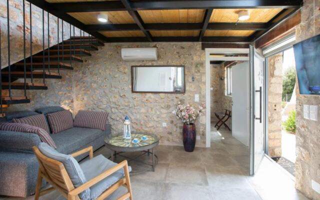 dell Mar stone house