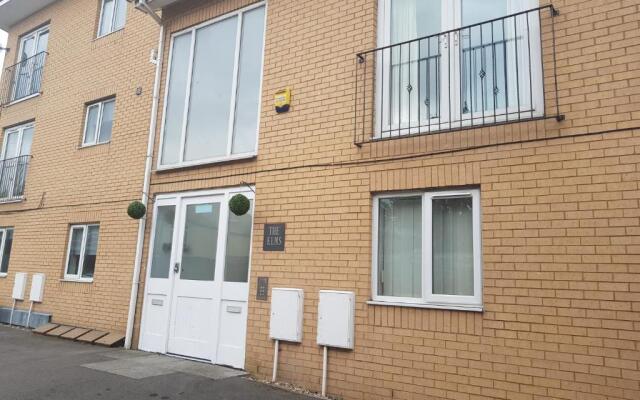 The Elms - Close to City Centre