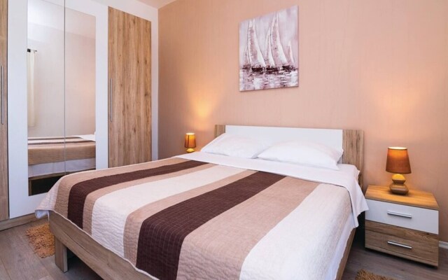 5 Villa Antique With Extra Large Pool