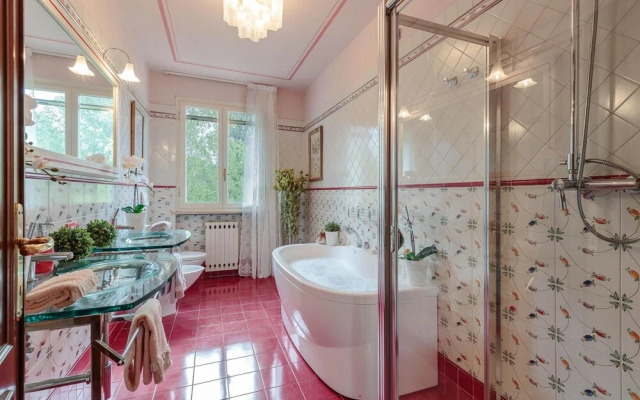 Villa Annalisa a Superbly Appointed Lucca Heaven