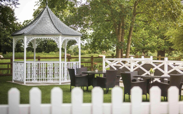 WorldHotels Distinctive Woughton House Hotel