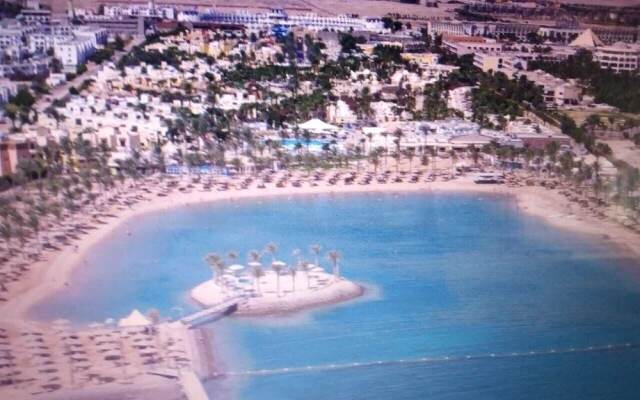 Hurgada Mirage Beach Chalet & Aqua Park