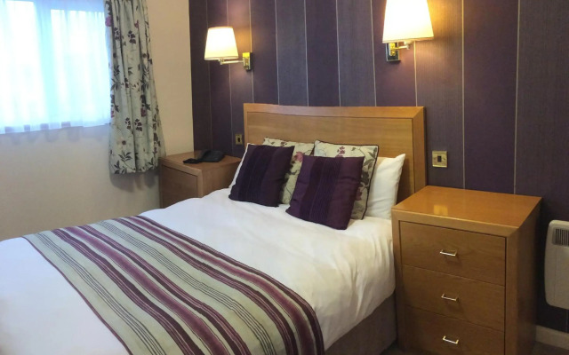 Falcon Hotel
